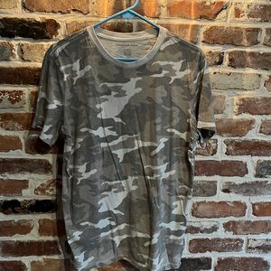 American Eagle Grey Camo T-Shirt, size M